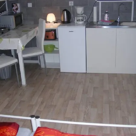 公寓 Kleine Zentral Gelegen 金策尔