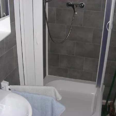 Kleine Zentral Gelegen * 金策尔