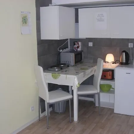 Kleine Zentral Gelegen * 金策尔