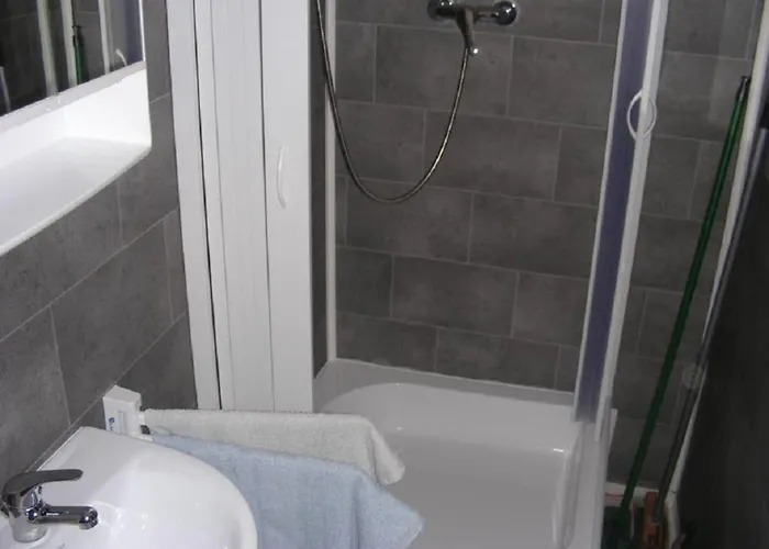 Kleine Zentral Gelegen * 金策尔