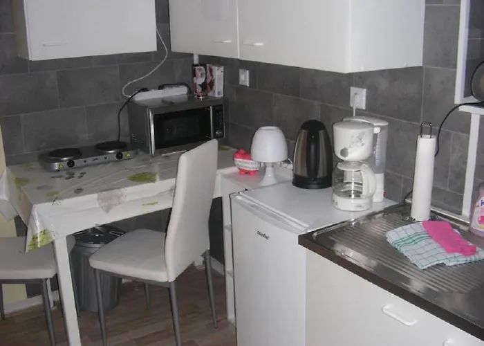 Kleine Zentral Gelegen 公寓 金策尔